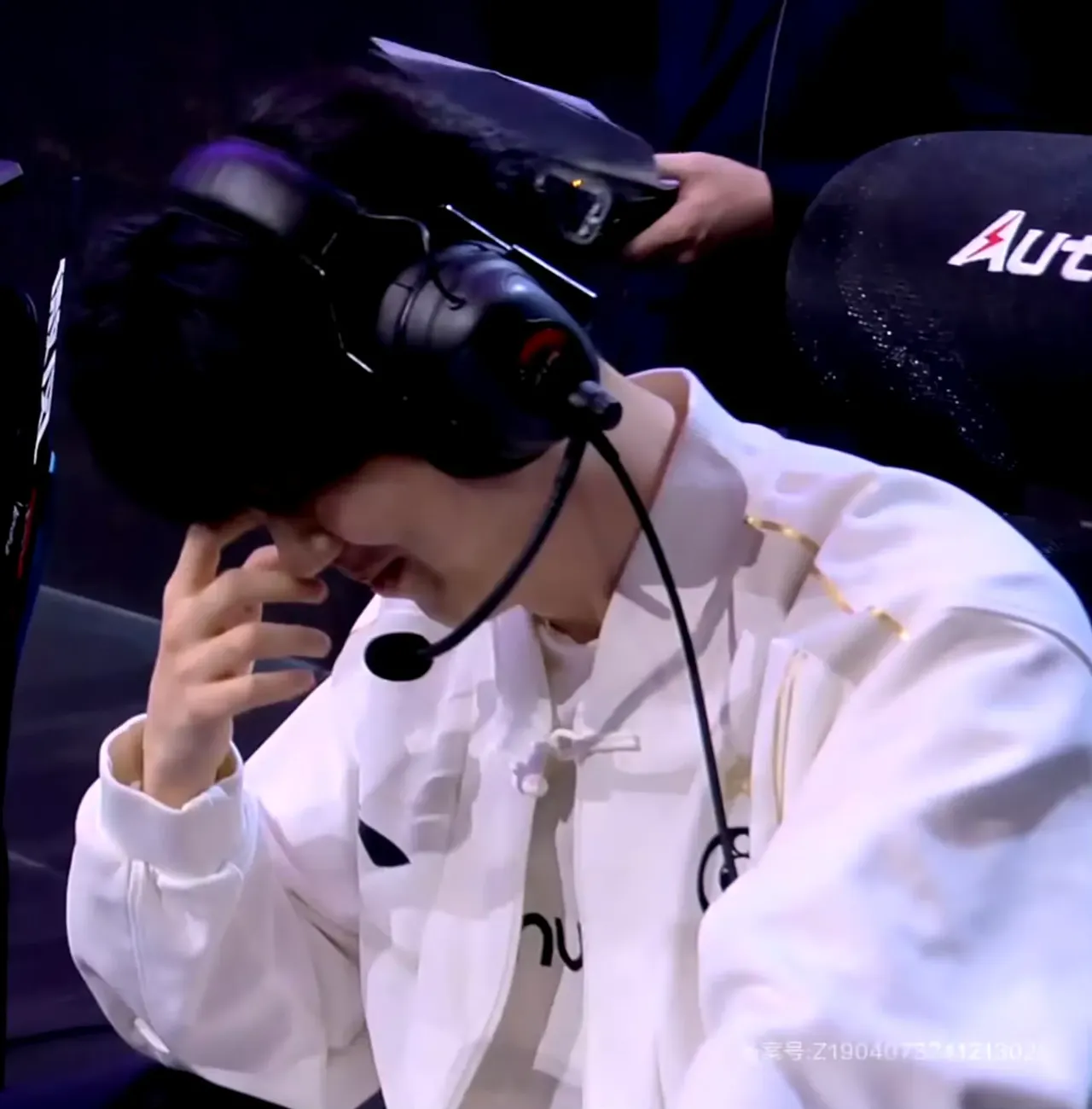 九游游戏中心包含TheShy巅峰对决，Ning与70激战快船分钟，败北胜负难料！的词条