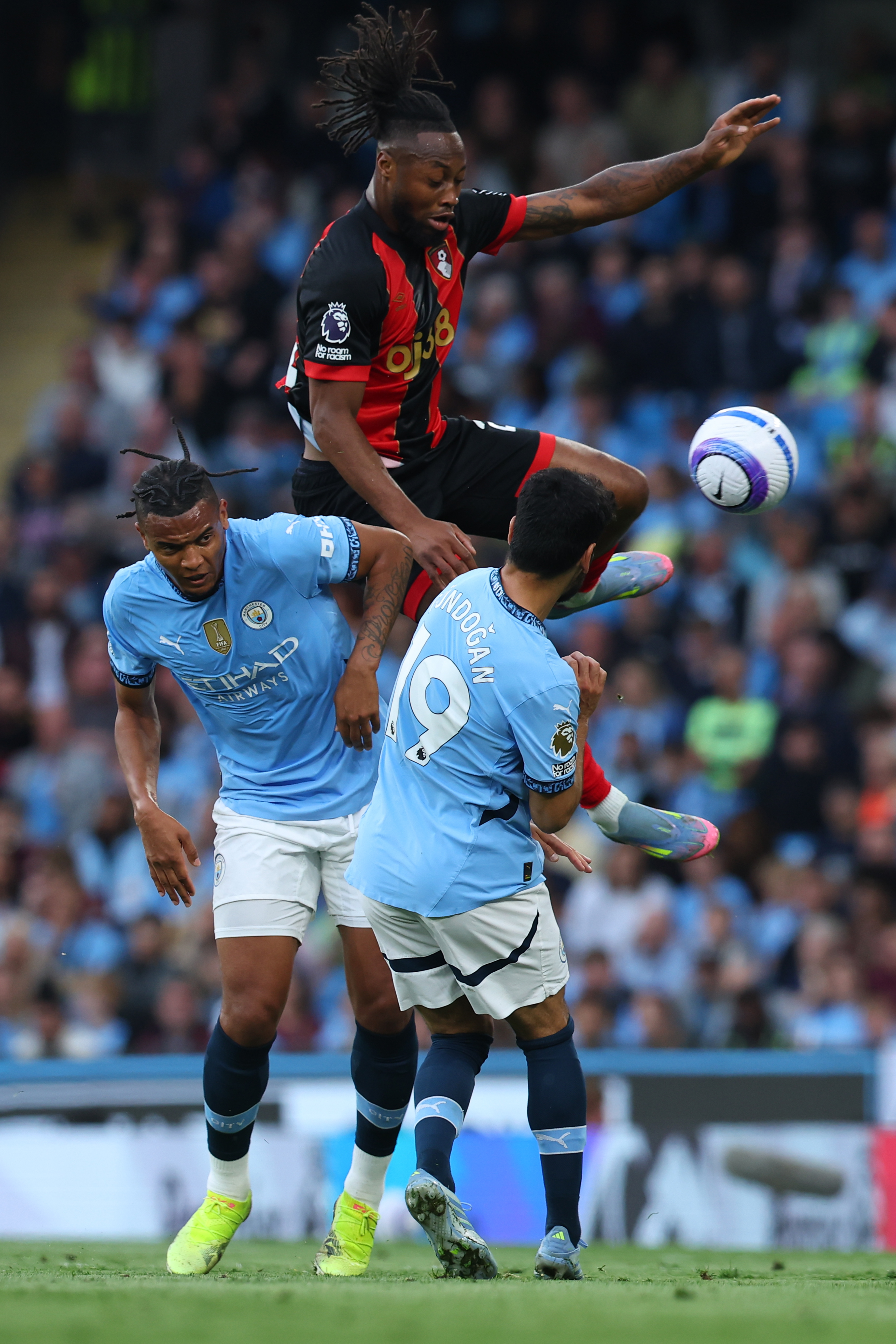 九游APP下载今晚尤文图斯遗憾出局：英超节点到来；球迷炸锅；身体对抗强度拉满的简单介绍