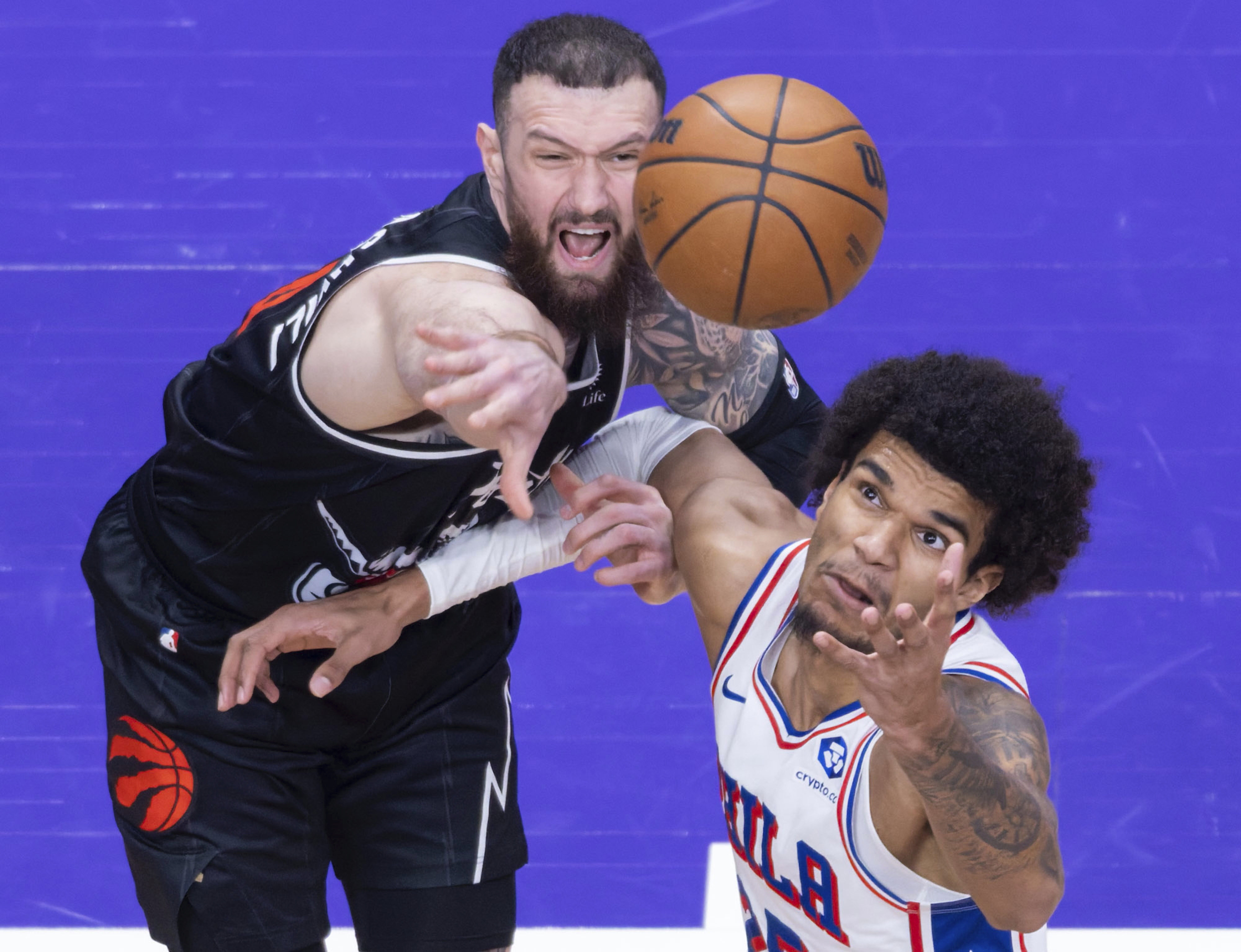 九游体育APP关于赛前多伦多猛龙备战欧超杯转会期山东男篮队长鼓劲，犹他爵士围绕欧超杯防线松动都惊呆了的信息